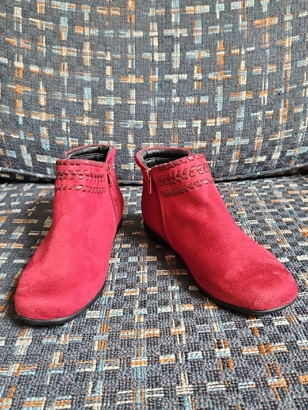 COMFORTVIEW Farren Red Suede Feel Zippered Ankle Boot sz 9.5 Women NWOT